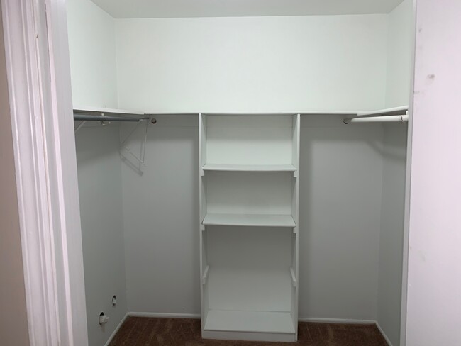 Building Photo - 1403 Green Hollow Dr