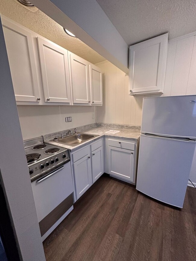 Building Photo - New 1 Bedroom 1 Bathroom apartment located in Beaver, PA!!