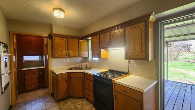 Building Photo - Darling 3 Bed 1.5 Bath 1 Car Garage in the Country Estates Addn Midwest City