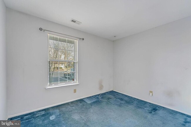 Building Photo - 1707A Heatherstone Ct