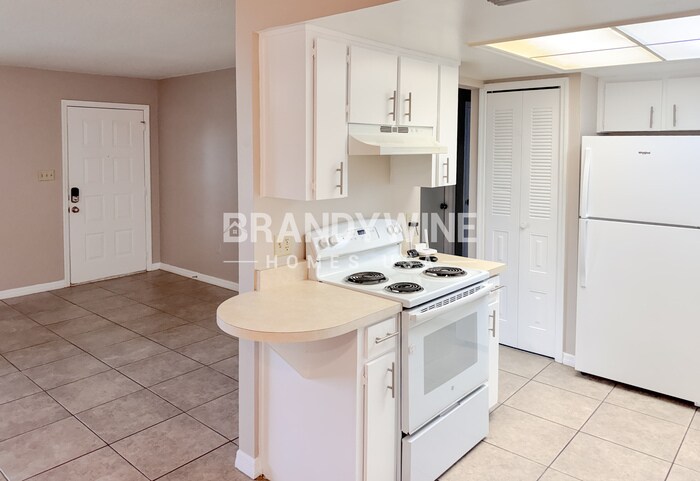 Building Photo - 817 Hemlock Terrace
