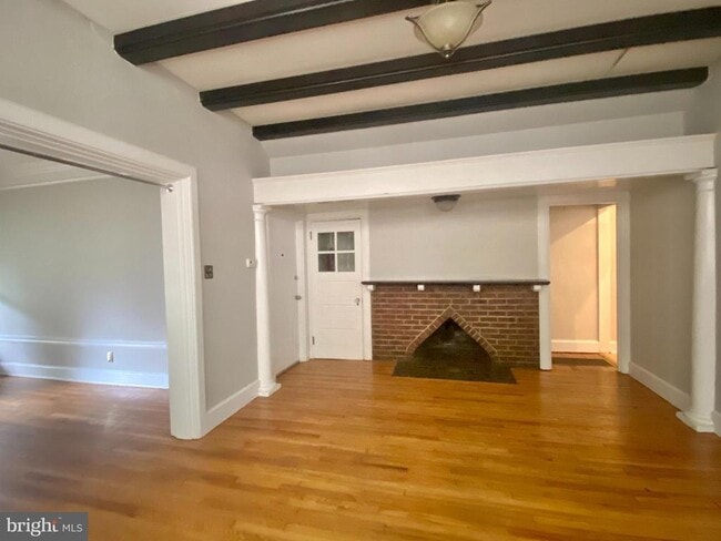 Building Photo - 1509 Delaware Ave