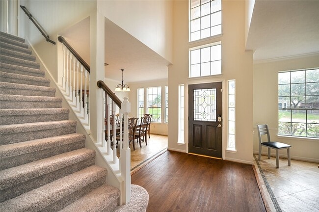 Building Photo - 11906 Dinosaur Valley Dr