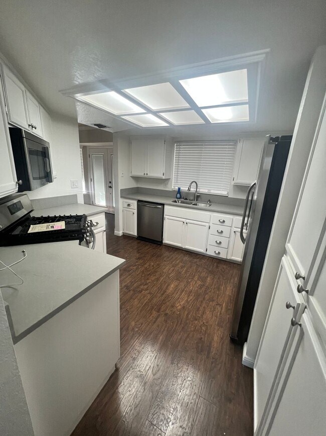 Building Photo - Great looking home on a court location wit...