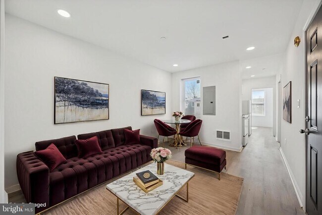 Building Photo - 4926 W Thompson St