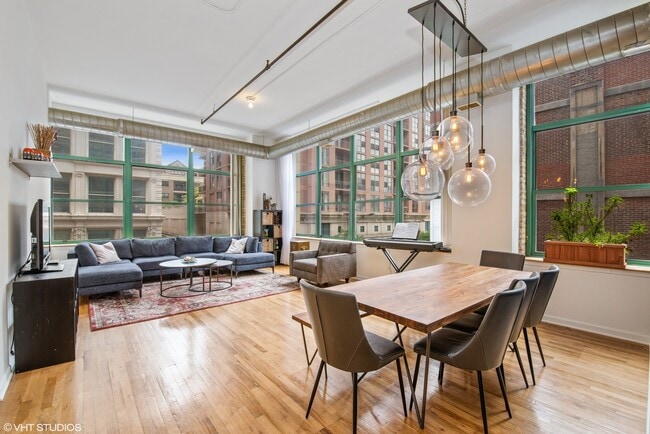 Building Photo - 1020 S Wabash Ave