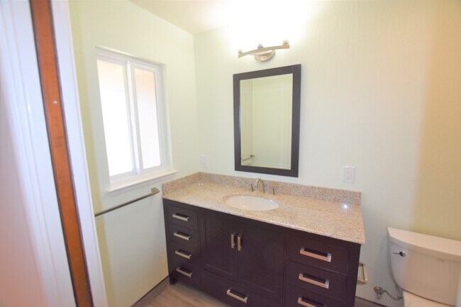 Building Photo - Beautiful 1,396 square foot home situated ...