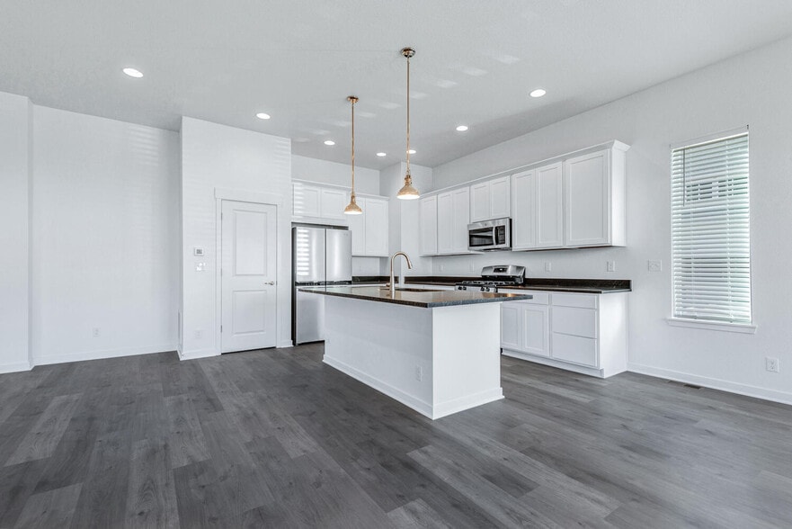 Building Photo - 1964 W 166th Dr