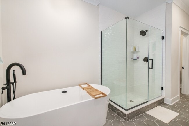 Building Photo - 37 Hillandale Dr