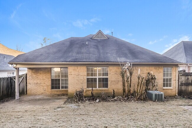 Building Photo - 155 Garden Springs Dr