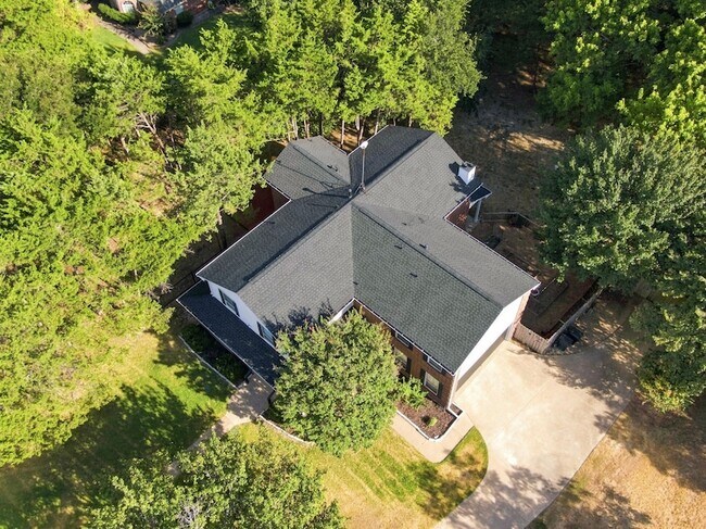 Building Photo - 7030 Pecan Creek Cir