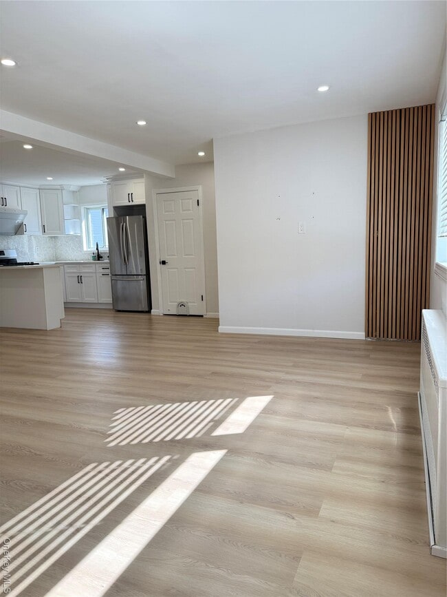 Building Photo - 660 S 10th St