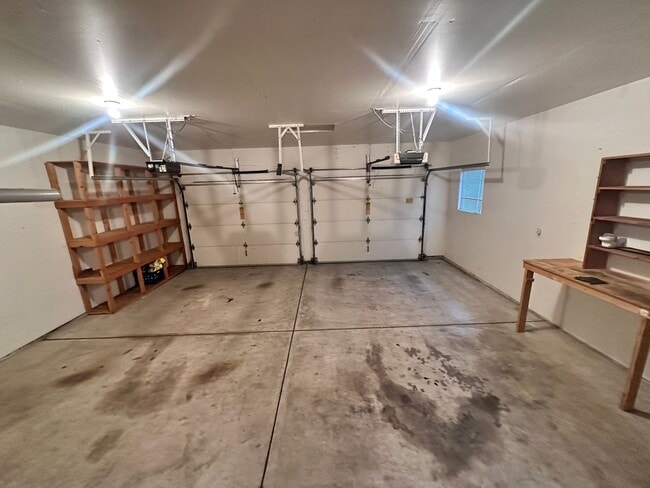 Building Photo - Spacious Pet-Friendly 3-Bedroom Duplex in Hayden