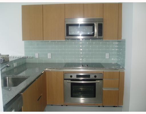 Building Photo - 1060 Brickell Ave