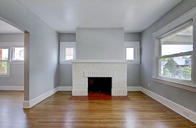 Building Photo - 1280 Warren Rd