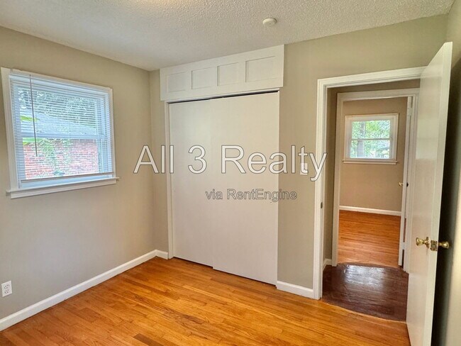 Building Photo - 1149 Beth Manor Dr