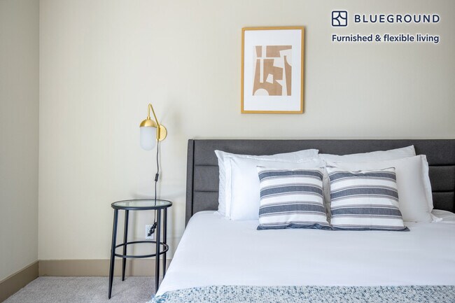 Building Photo - 13935 Tahiti Way