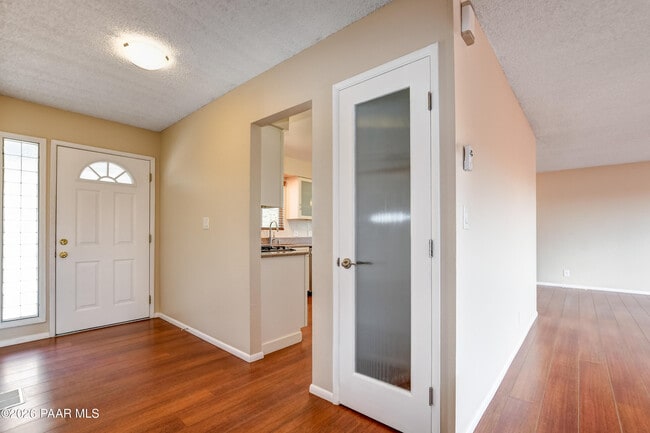 Building Photo - 2375 Shinnery Ln