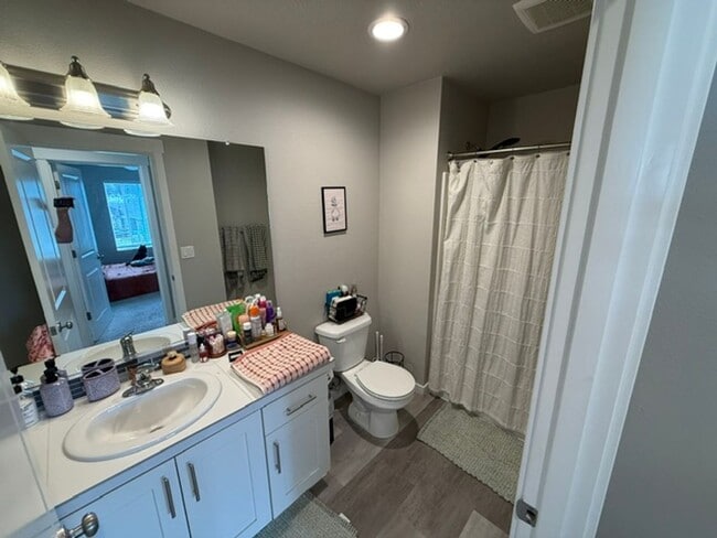 Building Photo - 5745 NW Torchcrest Pl