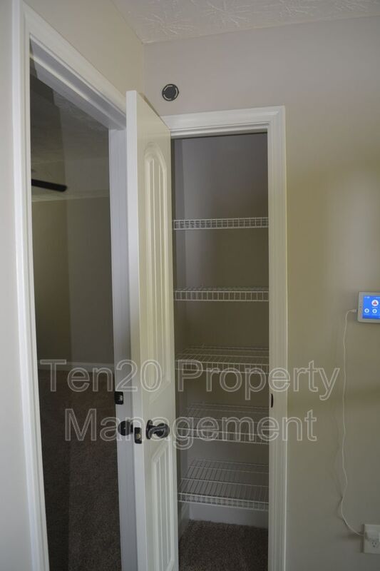 Building Photo - 7477 Coppice Dr