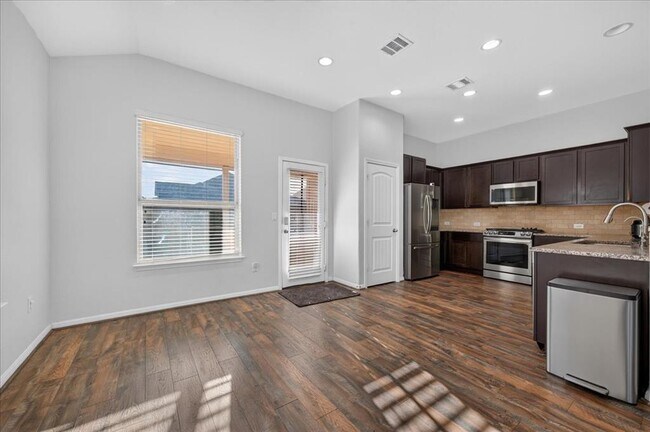 Building Photo - 617 Cortona Ln