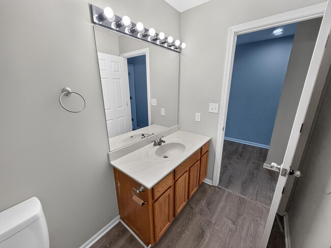 Building Photo - 1330 Godas Cir