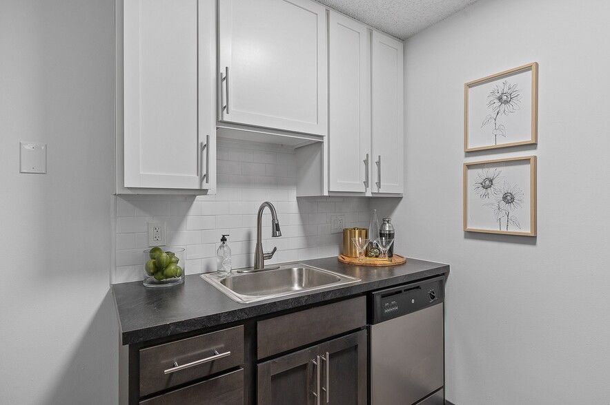 Building Photo - Timber Glen Apartments