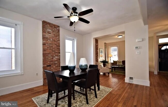 Building Photo - 423 Breckenridge St