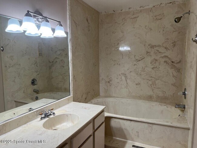 Building Photo - 1132 Breezy Way