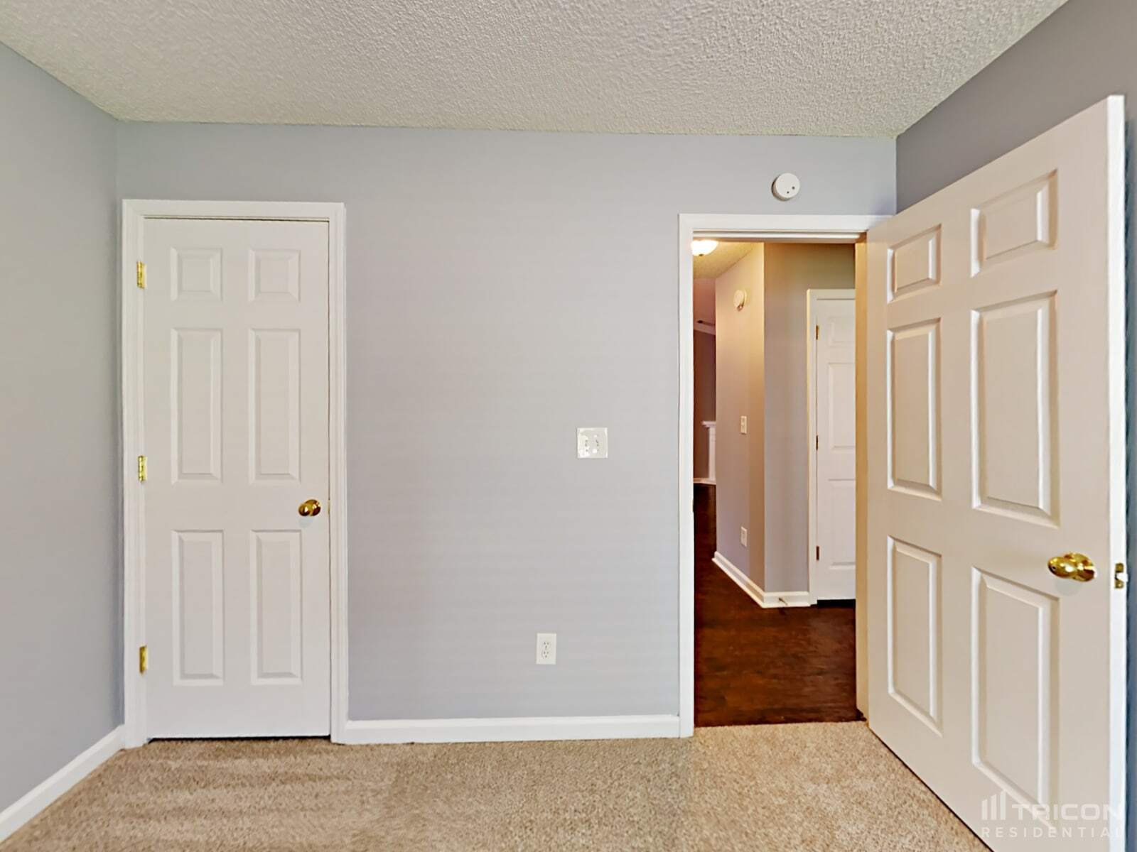 Building Photo - 2177 Red Oak Cir