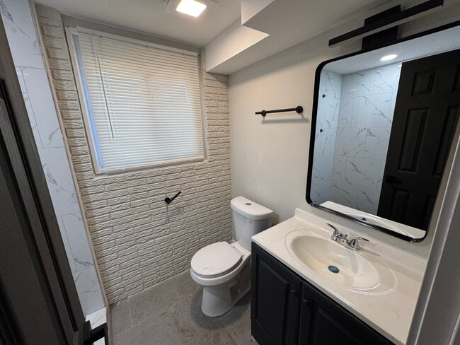 Building Photo - 22220 Brookwood Dr