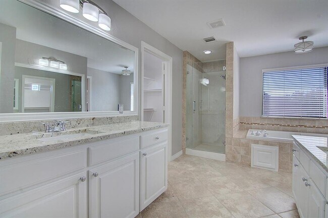 Building Photo - 4204 Lorimar Dr