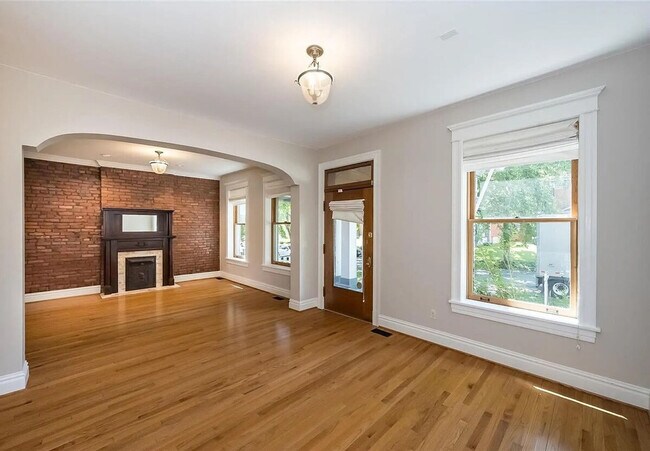 Building Photo - 6114 Washington Blvd