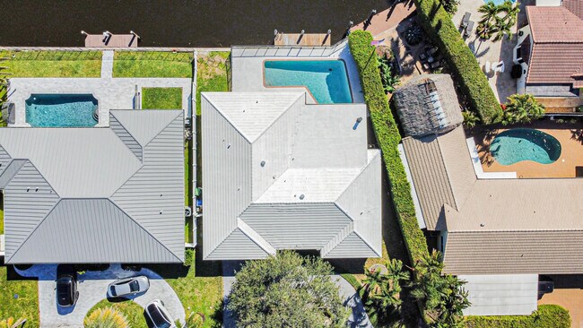 Building Photo - 2810 NE 60th St