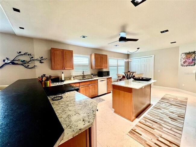 Building Photo - 4061 King Tarpon Dr
