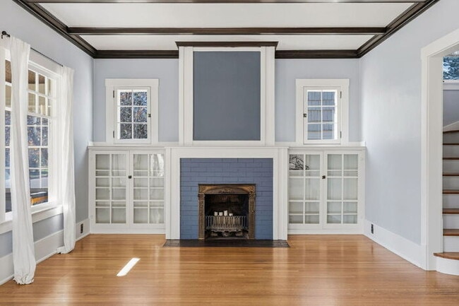 Building Photo - Rare Rental in Old North End with Private Yard & Garage