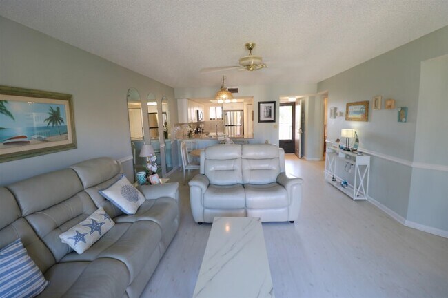 Building Photo - 4250 A1A S