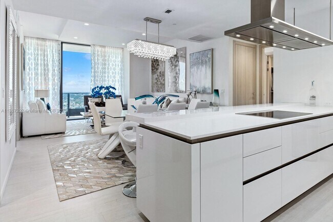 Building Photo - 1000 Brickell Plaza