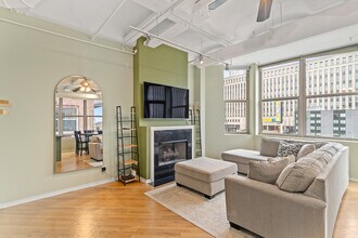 Building Photo - 500 S Clinton St