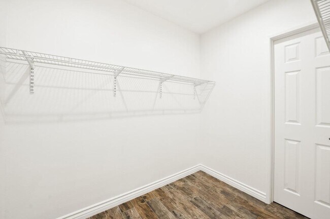 Building Photo - 1811 E Grand Ave