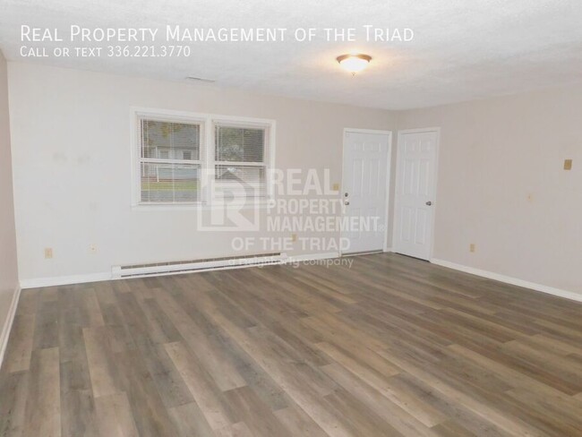 Building Photo - Remodeled 3BR 1.5BA home in 27406