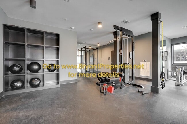 Building Photo - Nashville - Furnished 2-Bedroom Condo