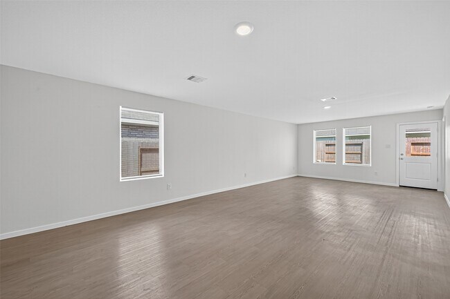 Building Photo - 6818 Eastern Cottonwood Ln