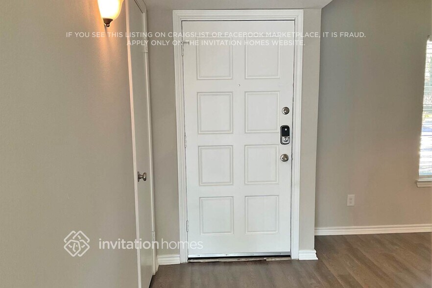 Building Photo - 425 Birchwood Dr