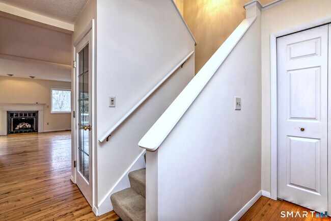 Building Photo - 47 Jerimoth Dr