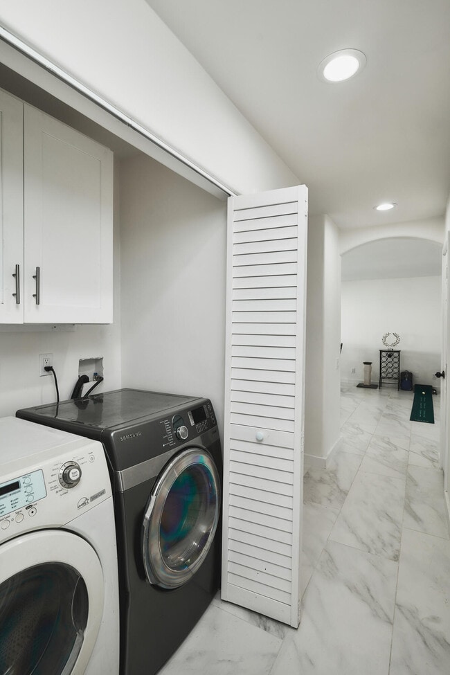 Building Photo - 51700 Avenida Martinez