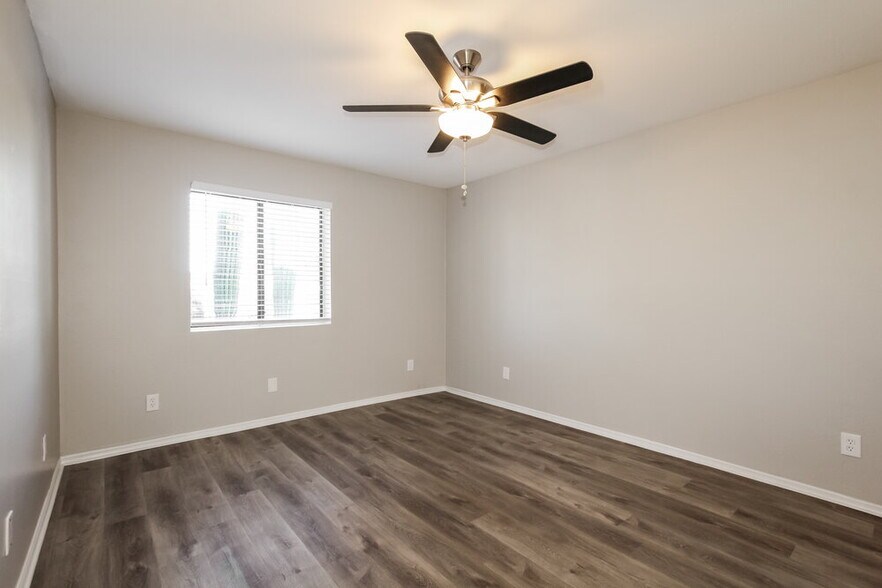 Building Photo - 1815 W Wikieup Ln