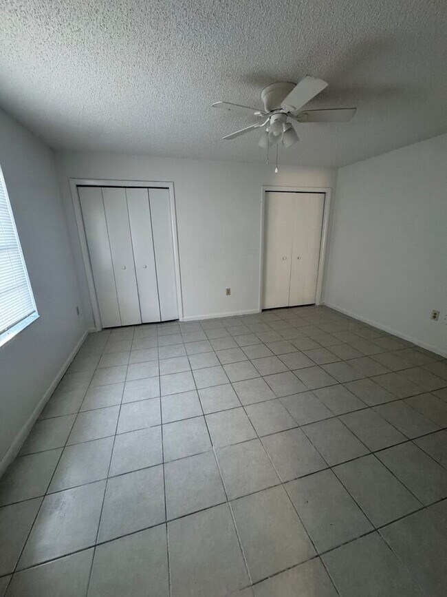 Building Photo - 620-622 Pineville Ln