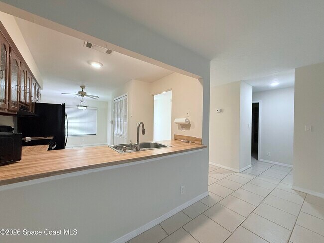 Building Photo - 255 S Tropical Trail