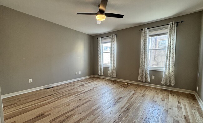 Building Photo - Spacious Passyunk Square Home with Finished Basement & Patio